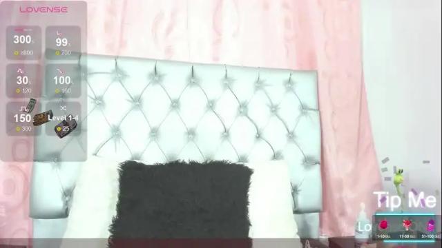 Image 4 of candi_latina Stream on Chaturbate on 1 month ago