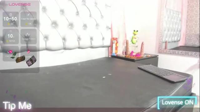 Image 11 of candi_latina Stream on Chaturbate on 1 month ago