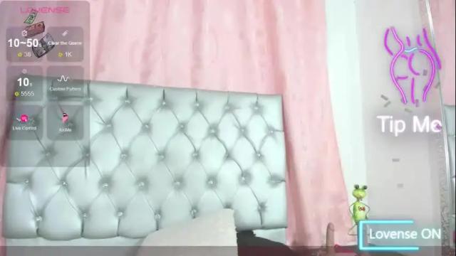 Image 4 of candi_latina Stream on Chaturbate on 8 months ago
