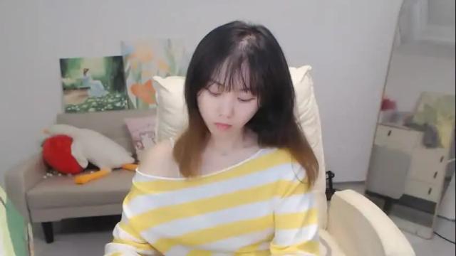 Image 11 of candy8998 Stream on Chaturbate on 13 days ago