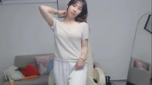 Image 11 of candy8998 Stream on Chaturbate on 11 days ago