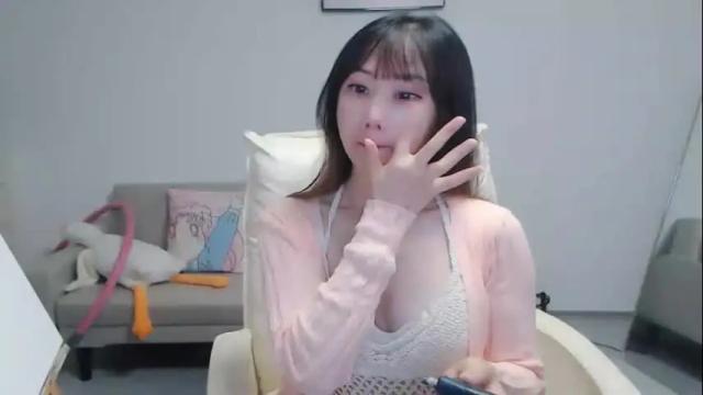 Image 2 of candy8998 Stream on Chaturbate on 1 month ago