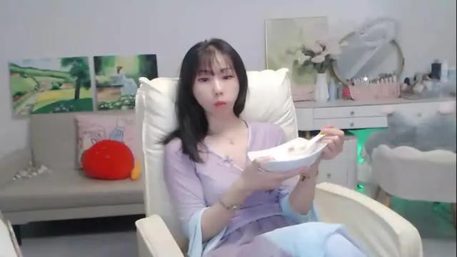 Image 11 of candy8998 Stream on Chaturbate on 26 days ago