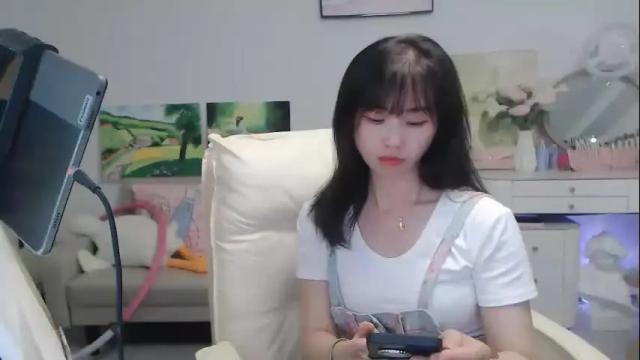 Image 11 of candy8998 Stream on Chaturbate on 23 days ago
