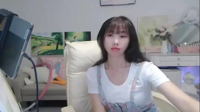 Image 12 of candy8998 Stream on Chaturbate on 23 days ago
