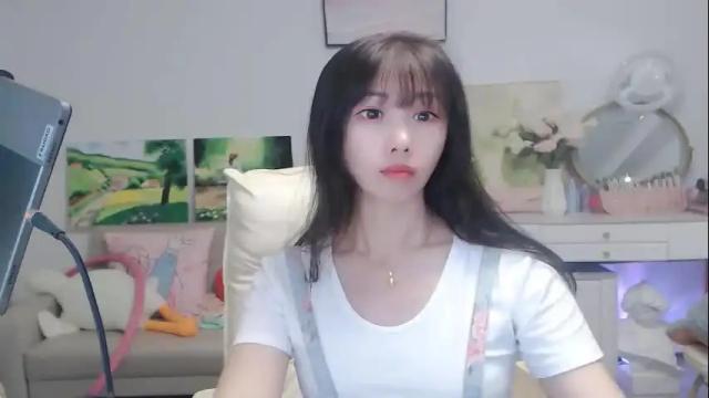 Image 4 of candy8998 Stream on Chaturbate on 23 days ago