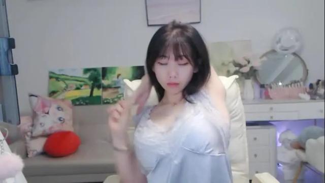 Image 2 of candy8998 Stream on Chaturbate on 19 days ago