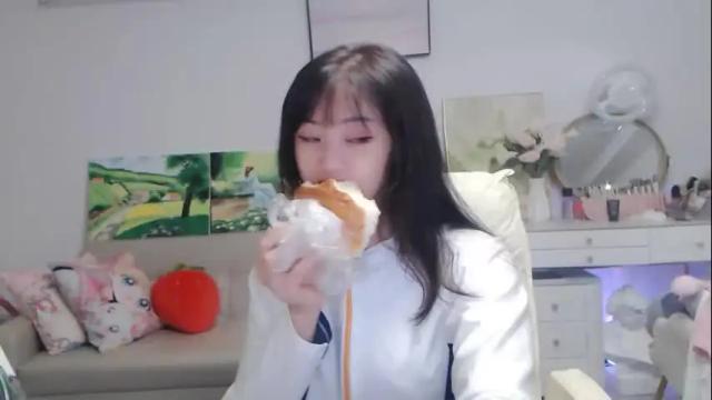 Image 4 of candy8998 Stream on Chaturbate on 14 days ago