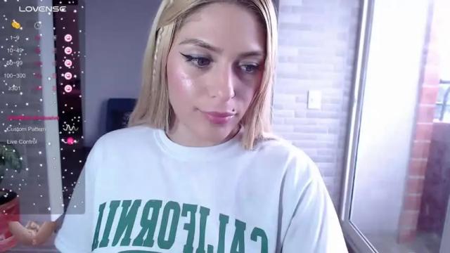 Image 4 of candy__kush Stream on Chaturbate on 16 months ago