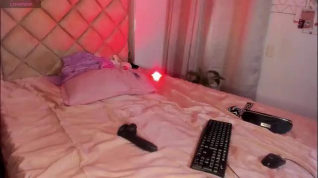 Image 11 of candy__rosee Stream on Chaturbate on 1 month ago