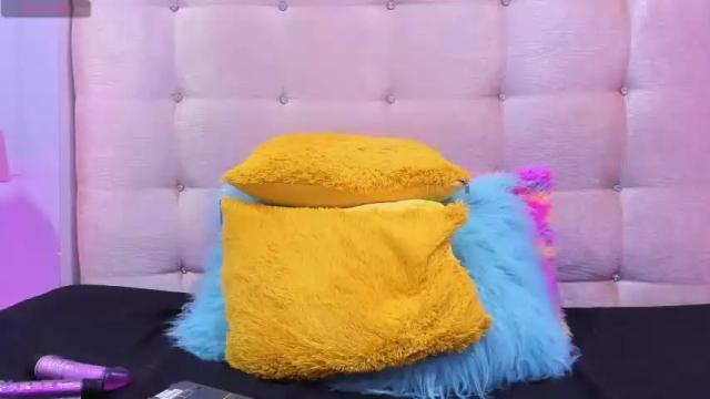 Image 7 of candy_beella18 Stream on Chaturbate on 18 months ago