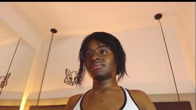 Image 12 of candy_lovee6 Stream on Chaturbate on 25 days ago