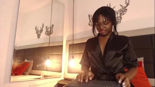 Image 2 of candy_lovee6 Stream on Chaturbate on 7 days ago
