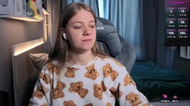 Image 4 of candy_meggie Stream on Chaturbate on 2 months ago