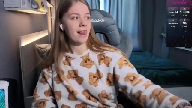 Image 6 of candy_meggie Stream on Chaturbate on 2 months ago