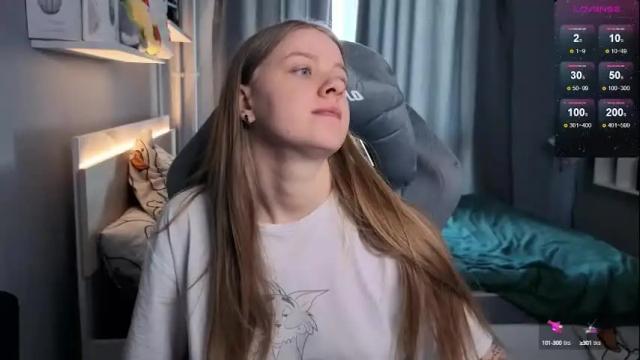 Image 3 of candy_meggie Stream on Chaturbate on 1 month ago