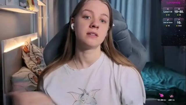 Image 8 of candy_meggie Stream on Chaturbate on 1 month ago