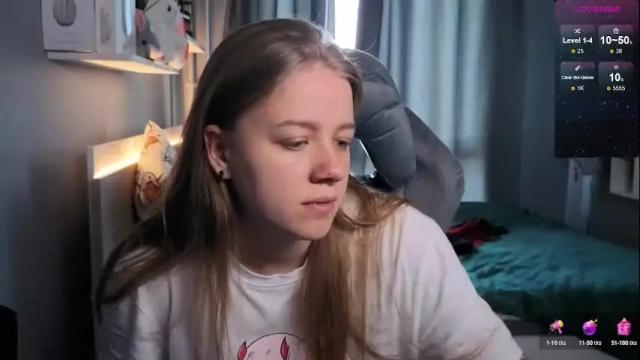 Image 2 of candy_meggie Stream on Chaturbate on 1 month ago