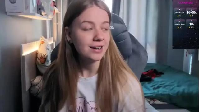 Image 6 of candy_meggie Stream on Chaturbate on 1 month ago