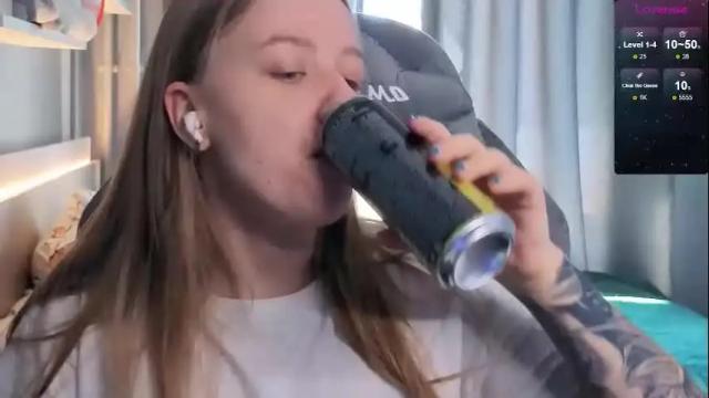 Image 4 of candy_meggie Stream on Chaturbate on 1 month ago