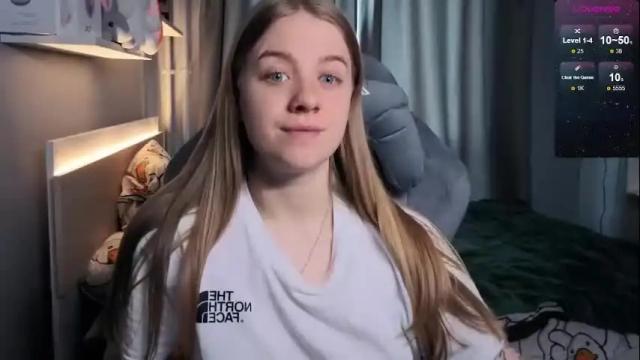 Image 6 of candy_meggie Stream on Chaturbate on 21 days ago