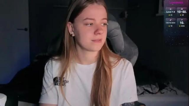 Image 12 of candy_meggie Stream on Chaturbate on 13 days ago