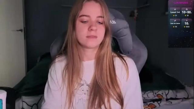 Image 3 of candy_meggie Stream on Chaturbate on 1 day ago