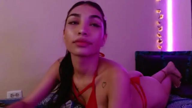Image 4 of candy_peachh Stream on Chaturbate on 14 months ago