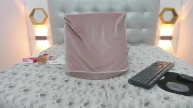 Image 3 of candy_sex18_ Stream on Chaturbate on 14 months ago