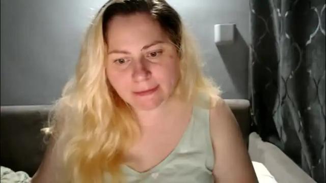 Image 3 of candycream74 Stream on Chaturbate on 1 month ago