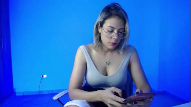 Image 12 of candydowson1 Stream on Chaturbate on 2 months ago