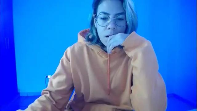 Image 4 of candydowson1 Stream on Chaturbate on 1 month ago