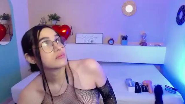 Thumbnail 1, candyflowers2's Stream at Chaturbate, 13 months ago