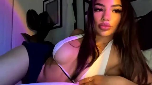 Image 7 of candykeeks Stream on Chaturbate on 21 months ago