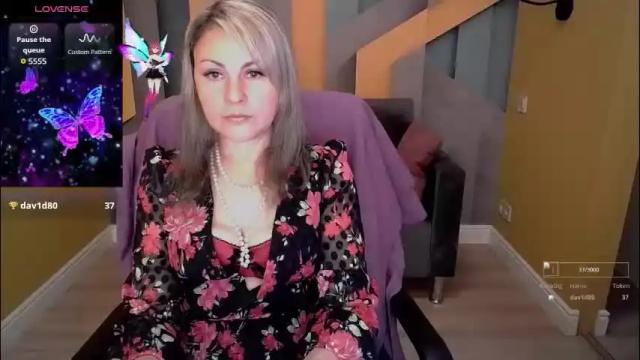 Image 3 of candylons Stream on Chaturbate on 2 months ago