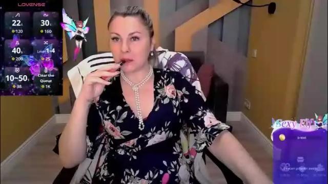 Image 2 of candylons Stream on Chaturbate on 1 month ago