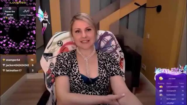 Image 12 of candylons Stream on Chaturbate on 16 days ago