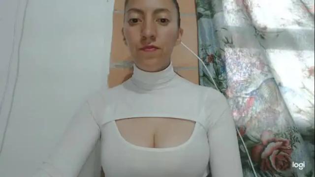 Image 10 of candymilfff Stream on Chaturbate on 1 month ago