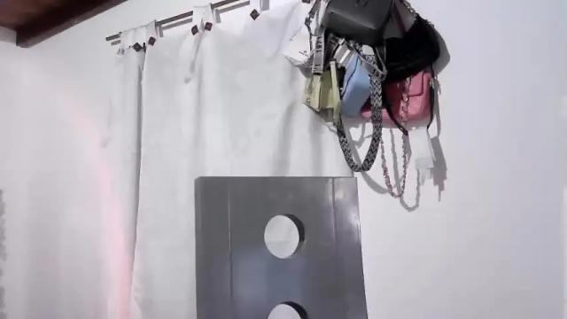 Image 2 of candyred_99 Stream on Chaturbate on 24 months ago