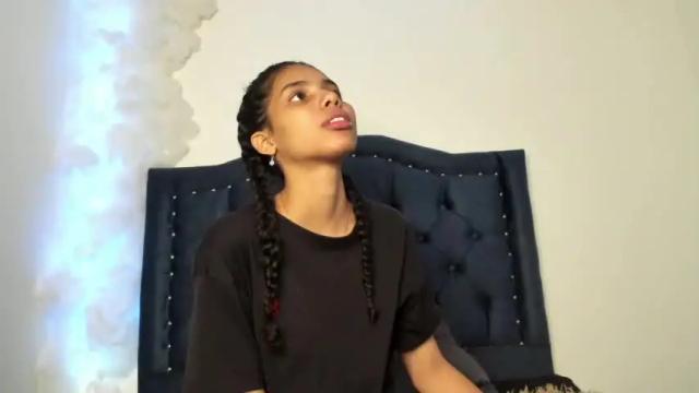 Image 2 of candyshy05 Stream on Chaturbate on 14 months ago