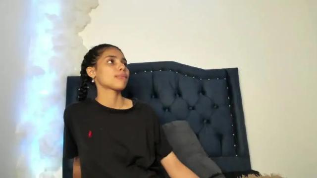 Image 6 of candyshy05 Stream on Chaturbate on 14 months ago