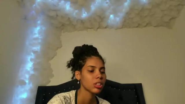 Image 8 of candyshy05 Stream on Chaturbate on 14 months ago