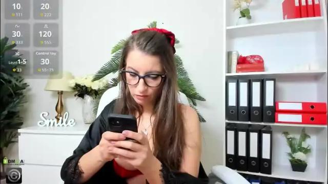 Image 2 of candywesst Stream on Chaturbate on 1 month ago