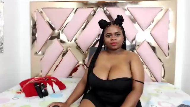 Image 7 of canndybrunet Stream on Chaturbate on 17 months ago
