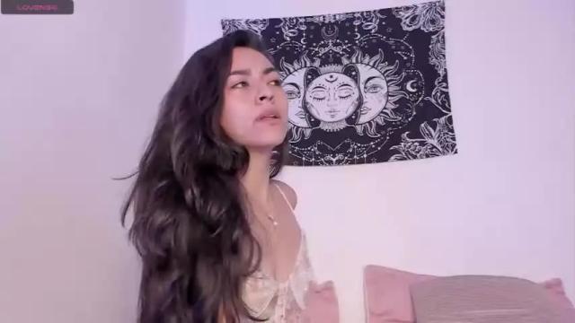 Image 2 of cannelle_garces1 Stream on Chaturbate on 24 months ago