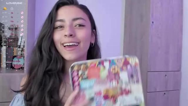 Image 4 of cannelle_garces1 Stream on Chaturbate on 16 months ago