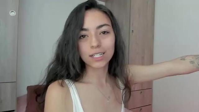 Image 6 of cannelle_garces1 Stream on Chaturbate on 15 months ago