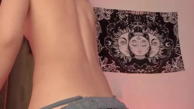 Image 6 of cannelle_garces1 Stream on Chaturbate on 14 months ago