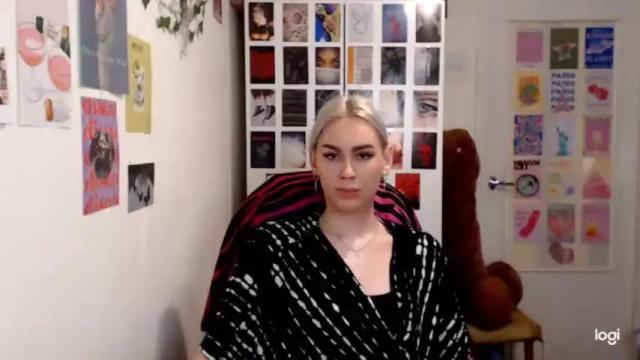 Image 4 of capricious00scorpio Stream on Chaturbate on 13 months ago