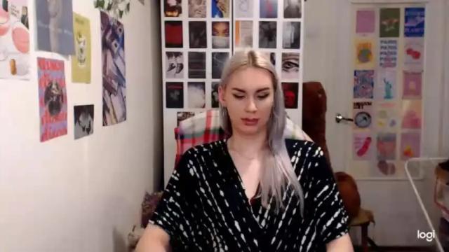 Image 2 of capricious00scorpio Stream on Chaturbate on 12 months ago